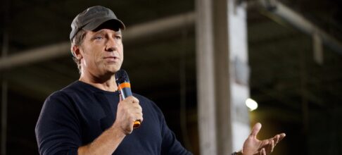 Mike Rowe’s Dirtiest Job? Cozying Up to Conservatives