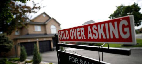 Monetary institution of Canada warns of elevated household debt as passion charges are role to upward push