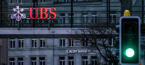 381992 international finance credit suisse bankers swarm headhunters after ubs rescue