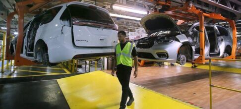 observers say 2023 unifor uaw contract gains will make auto jobs attractive again.jpg