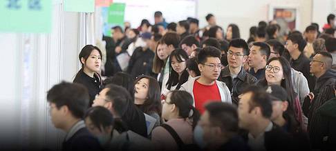 More Chinese Graduates Are Taking Jobs in Small Cities, Report Finds