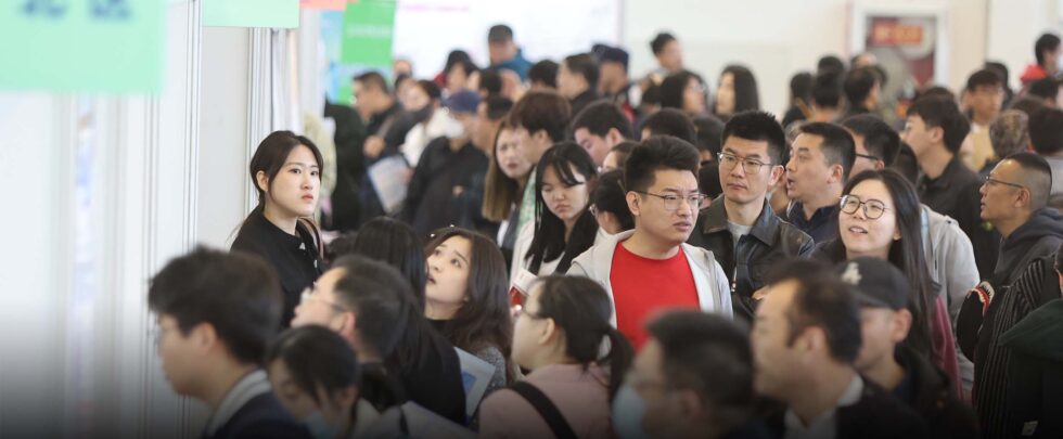 More Chinese Graduates Are Taking Jobs in Small Cities, Report Finds