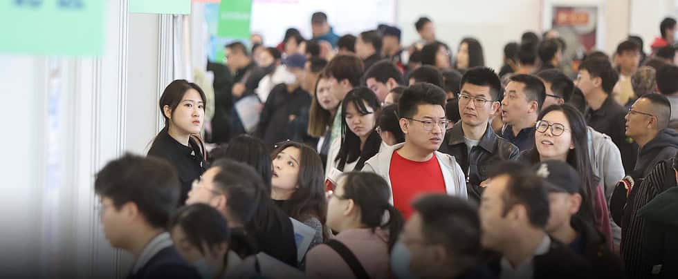 More Chinese Graduates Are Taking Jobs in Small Cities, Report Finds