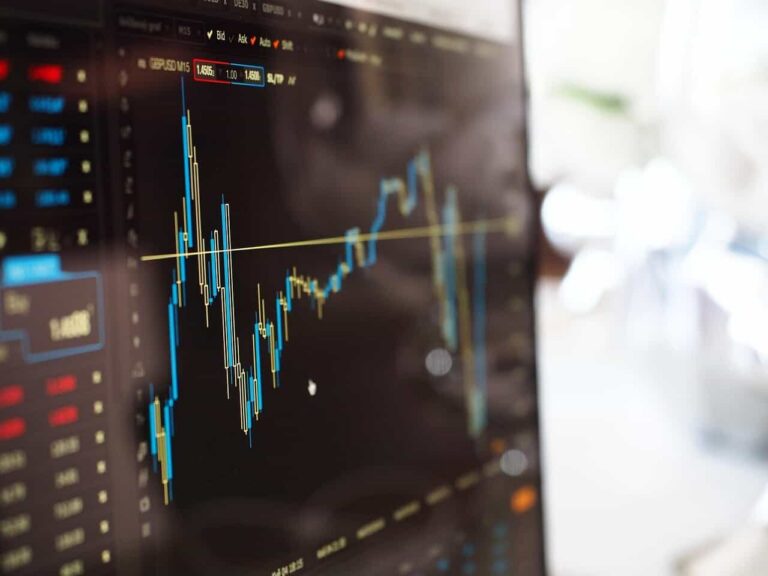 Redfin Economists’ Weekly Take: Mortgage Rates Are Largely Lateral, All Focus Is on Upcoming Jobs Report