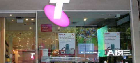 Telstra posts billion-dollar profit as job cuts deepen
