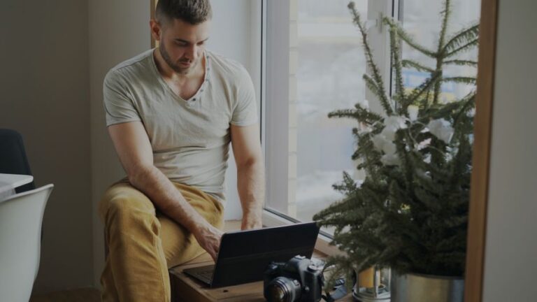 Navigating the Gig Economy Battlefield: A Freelancer's Guide to Thriving Amidst Market Warfare